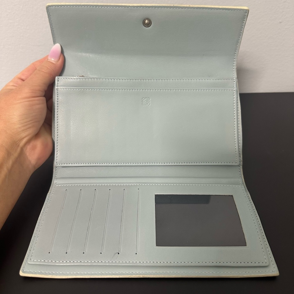 Loewe Light Blue Textured Wallet W Cream Piping. Great Condition W Chain. 💯 Auth - Picture 4 of 16